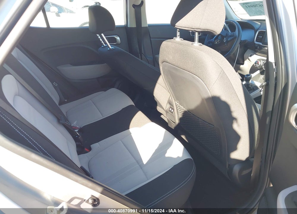 2024 HYUNDAI VENUE SEL VIN: KMHRC8A38RU322523