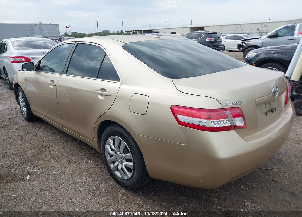 2011 TOYOTA CAMRY LE VIN: 4T1BF3EK5BU166850