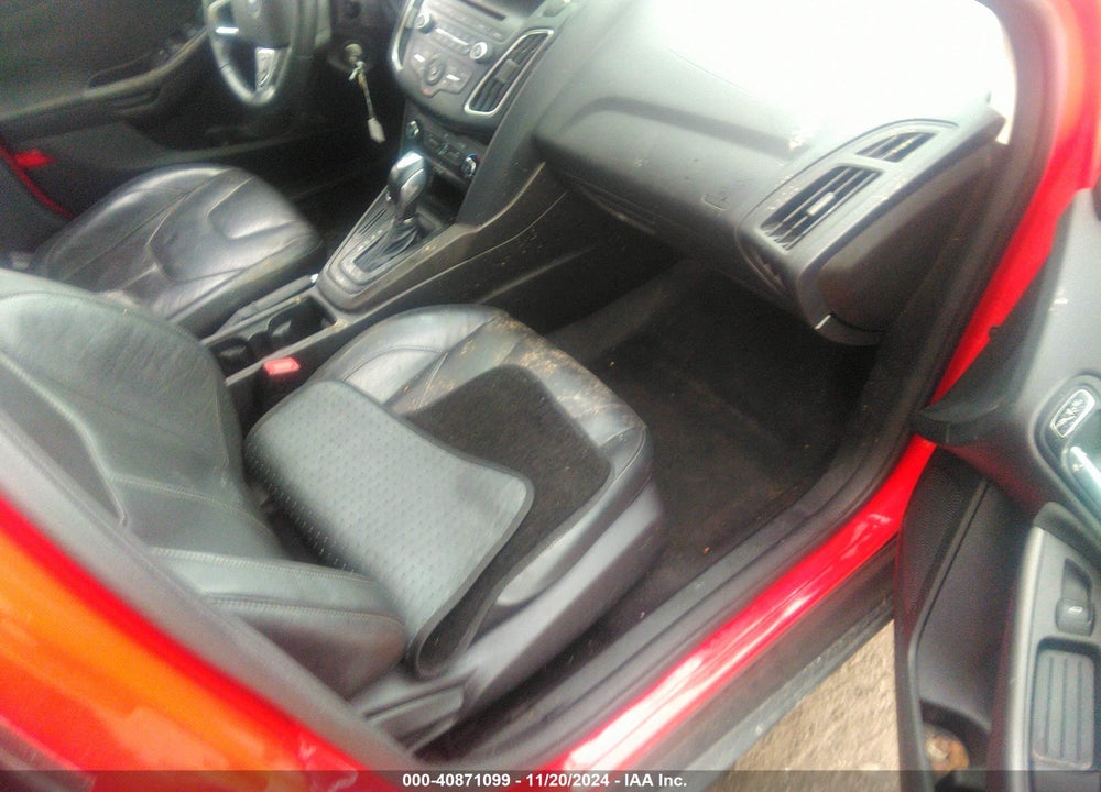 2015 FORD FOCUS SE VIN: 1FADP3K20FL302883