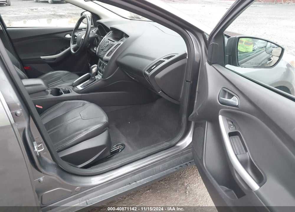 2013 FORD FOCUS SE VIN: 1FADP3F28DL196481