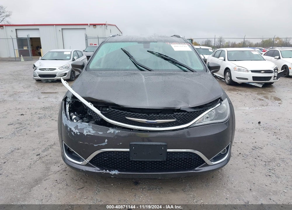 2018 CHRYSLER PACIFICA TOURING L VIN: 2C4RC1BG9JR275288