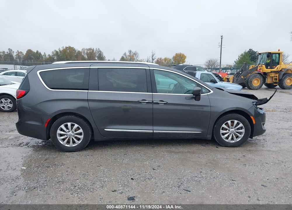 2018 CHRYSLER PACIFICA TOURING L VIN: 2C4RC1BG9JR275288