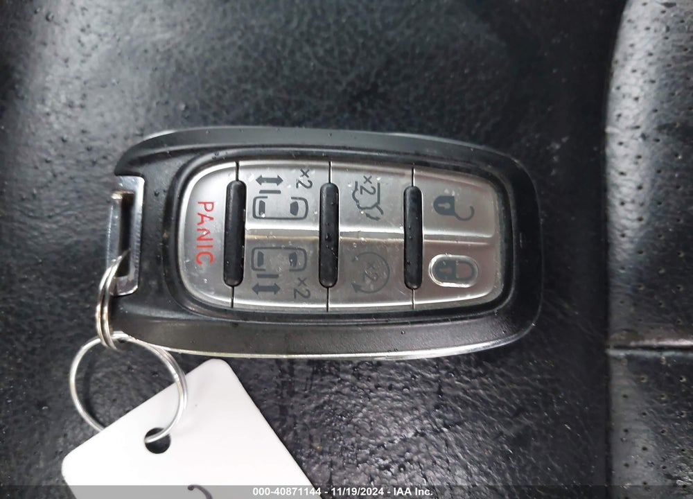 2018 CHRYSLER PACIFICA TOURING L VIN: 2C4RC1BG9JR275288