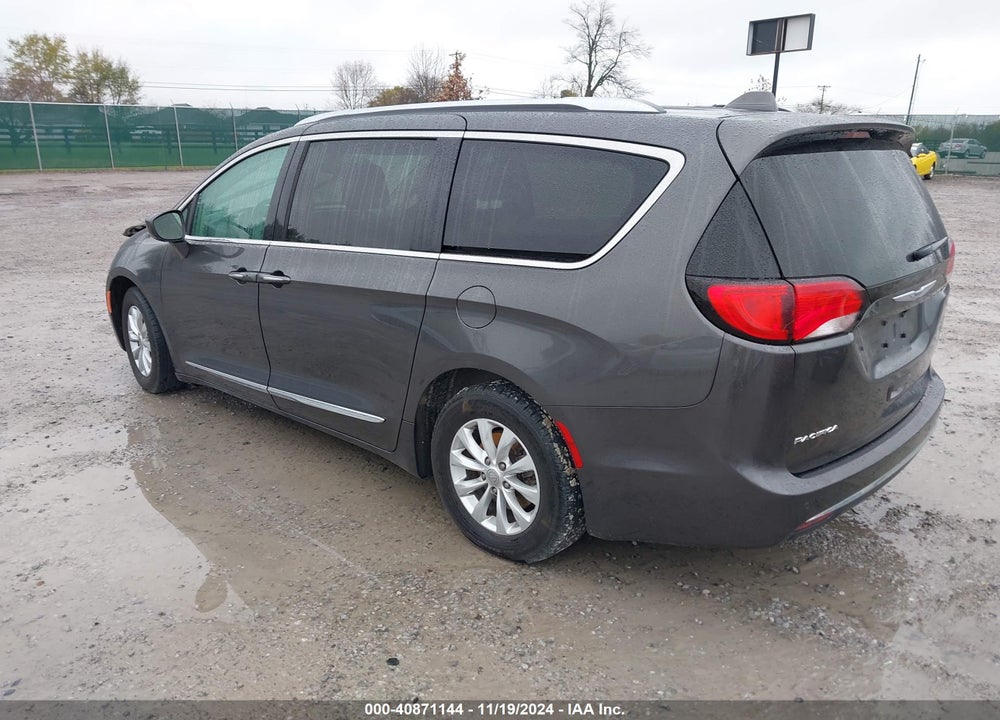 2018 CHRYSLER PACIFICA TOURING L VIN: 2C4RC1BG9JR275288