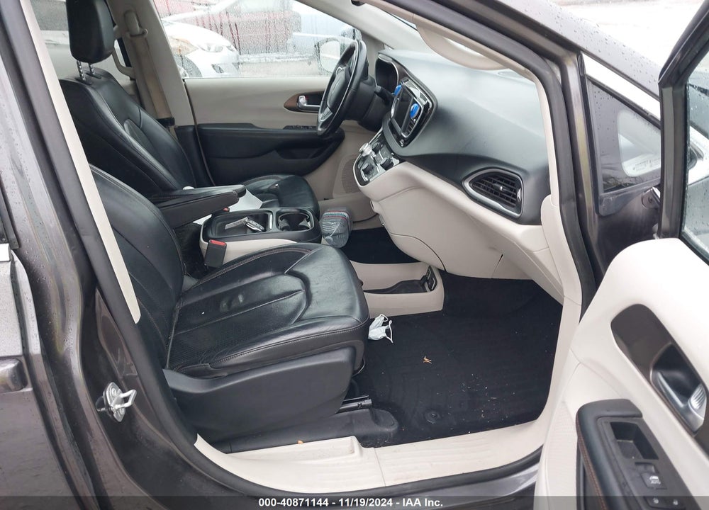 2018 CHRYSLER PACIFICA TOURING L VIN: 2C4RC1BG9JR275288