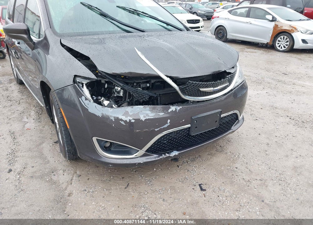 2018 CHRYSLER PACIFICA TOURING L VIN: 2C4RC1BG9JR275288