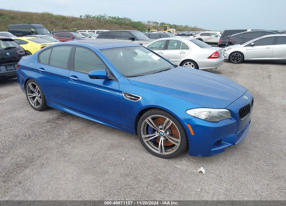 2013 BMW M5 VIN: WBSFV9C56DD095923
