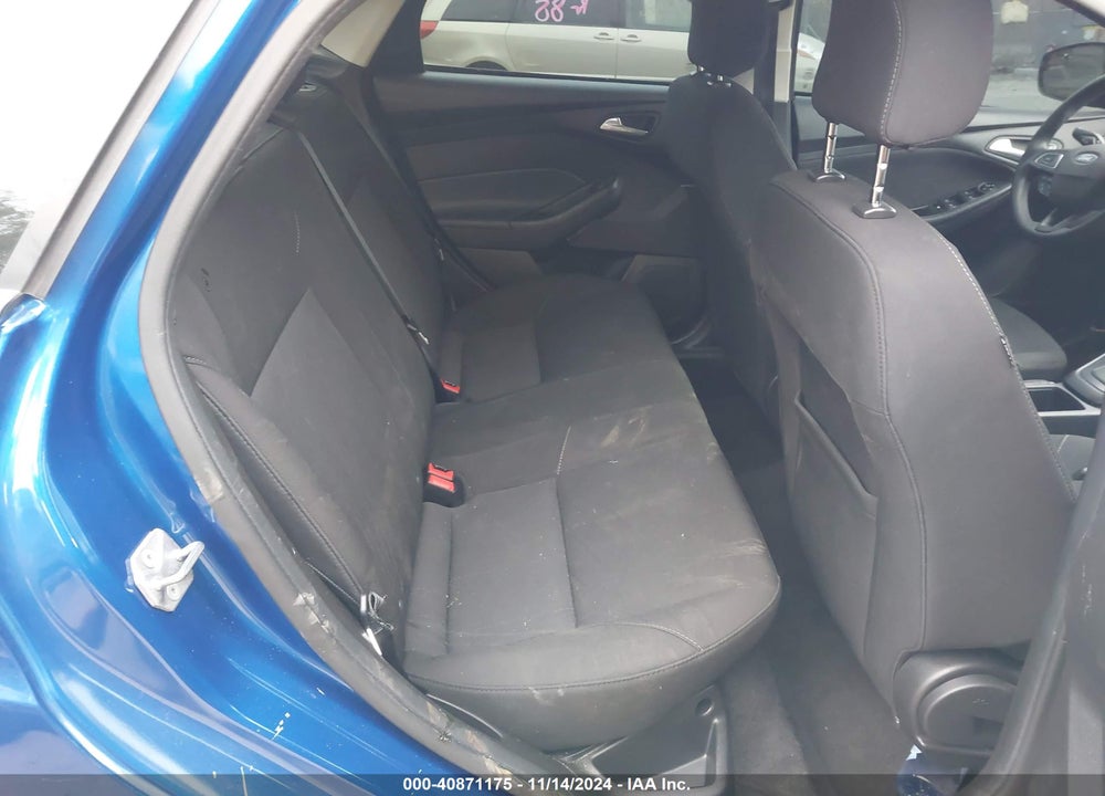 2018 FORD FOCUS SE VIN: 1FADP3F27JL327332