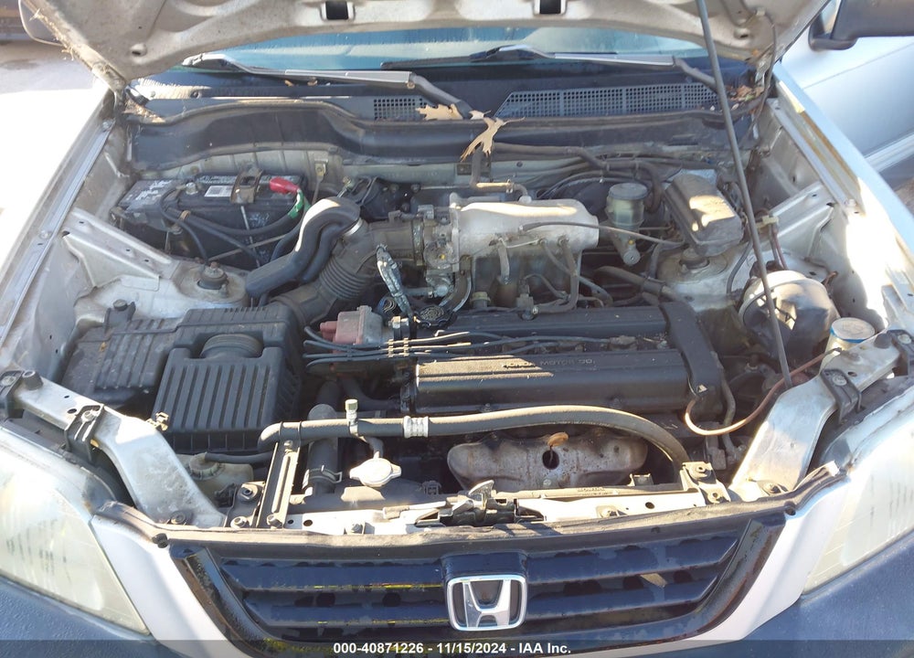 1998 HONDA CR-V LX VIN: JHLRD2847WC000389