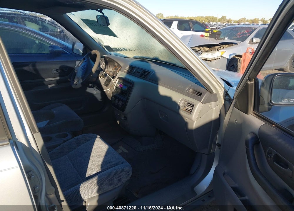 1998 HONDA CR-V LX VIN: JHLRD2847WC000389