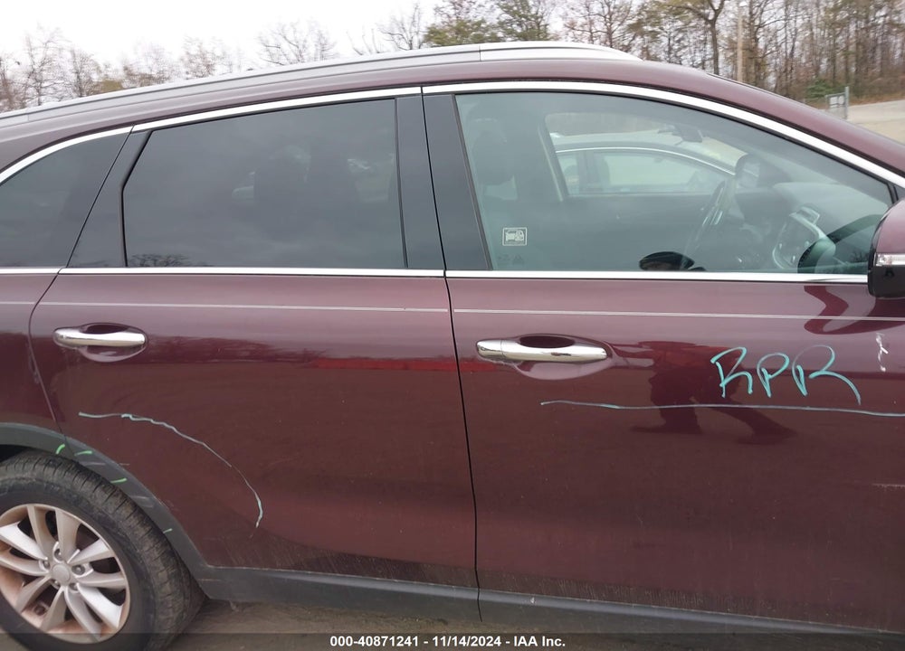 2018 KIA SORENTO 2.4L LX VIN: 5XYPG4A38JG407764