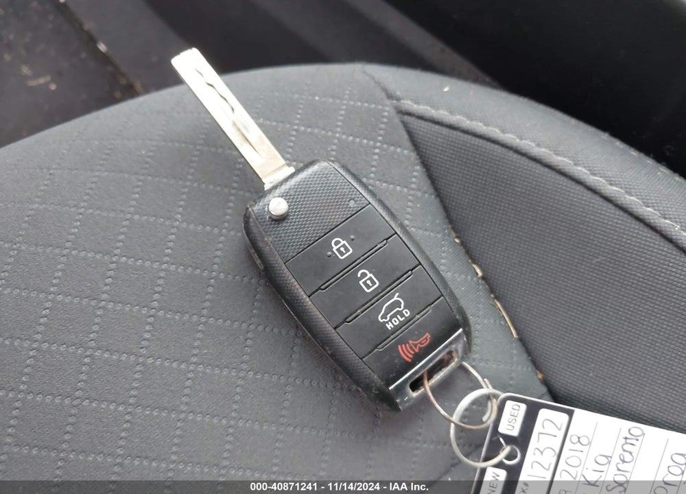 2018 KIA SORENTO 2.4L LX VIN: 5XYPG4A38JG407764