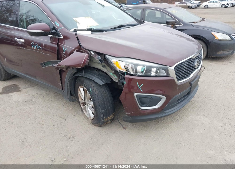 2018 KIA SORENTO 2.4L LX VIN: 5XYPG4A38JG407764