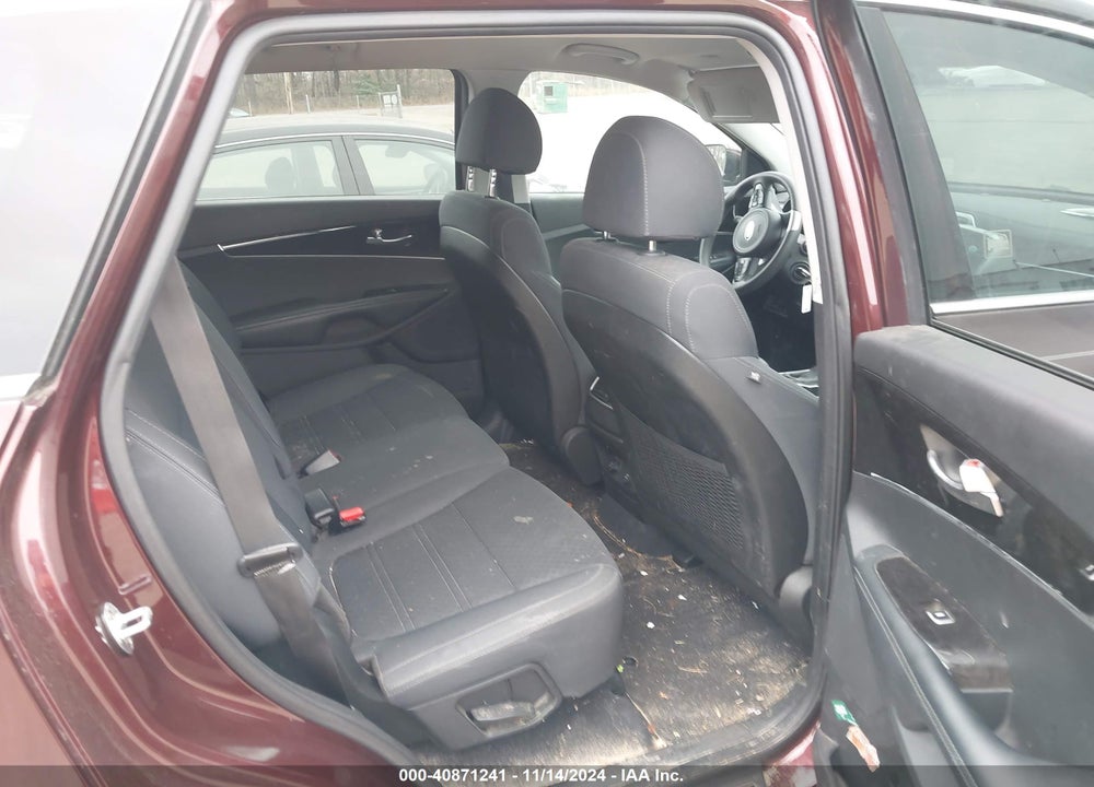 2018 KIA SORENTO 2.4L LX VIN: 5XYPG4A38JG407764