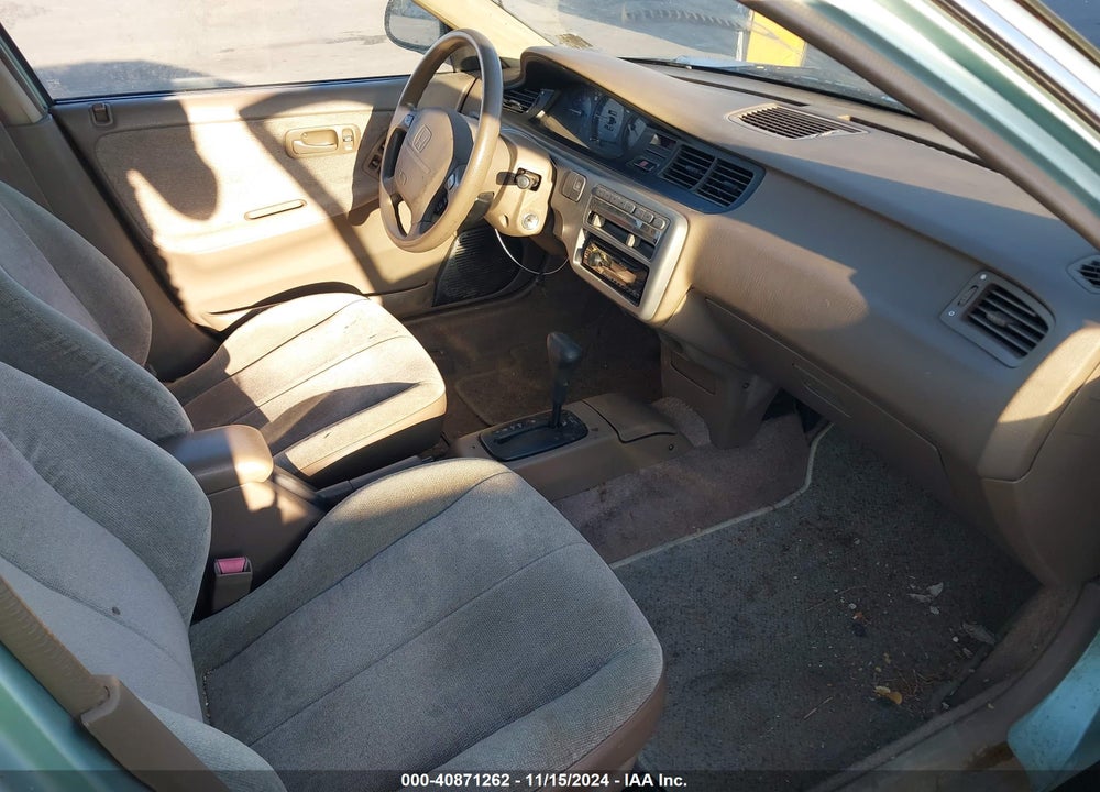 1992 HONDA CIVIC LX VIN: 1HGEG8650NL041450