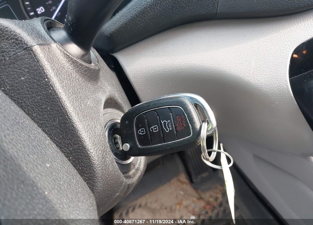 2016 HYUNDAI TUCSON SE VIN: KM8J33A43GU257425