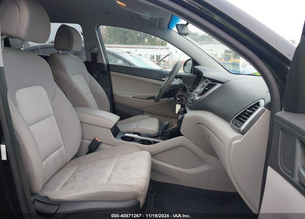 2016 HYUNDAI TUCSON SE VIN: KM8J33A43GU257425