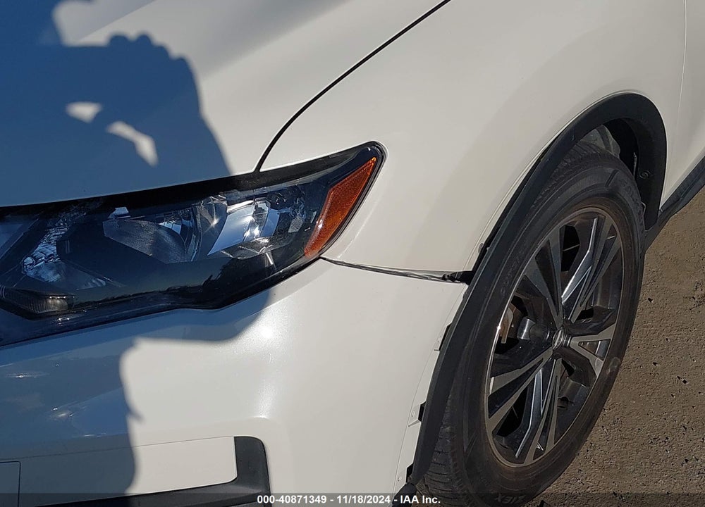 2017 NISSAN ROGUE SL VIN: JN8AT2MT6HW147464