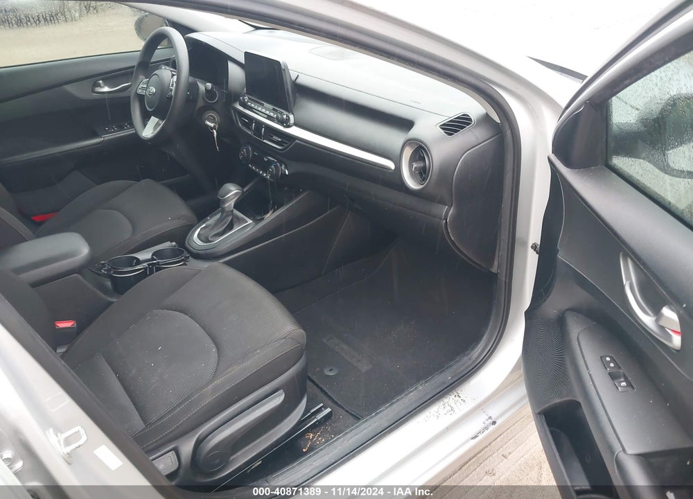 2019 KIA FORTE LXS VIN: 3KPF24AD5KE044826