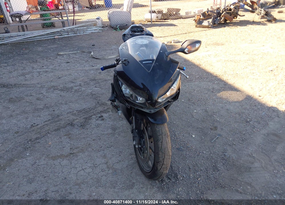 2012 HONDA CBR1000 RR VIN: JH2SC5904CK401552