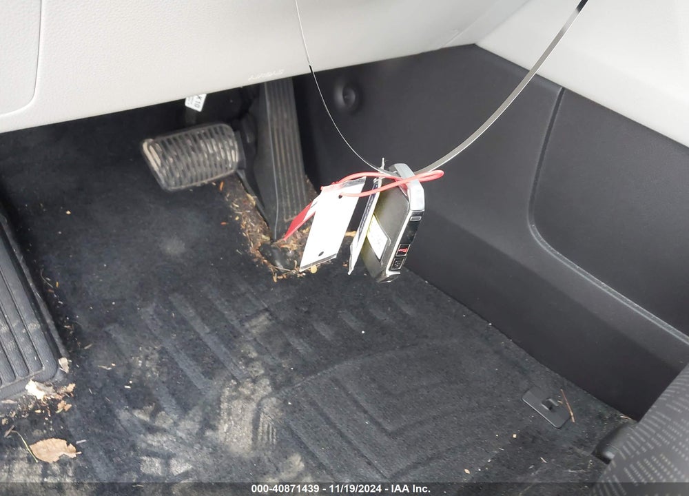 2023 KIA CARNIVAL MPV LX SEAT PACKAGE VIN: KNDNB4H33P6227714