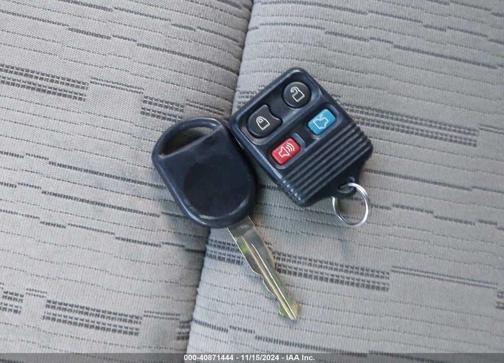 2011 FORD FOCUS SE VIN: 1FAHP3FN7BW192350
