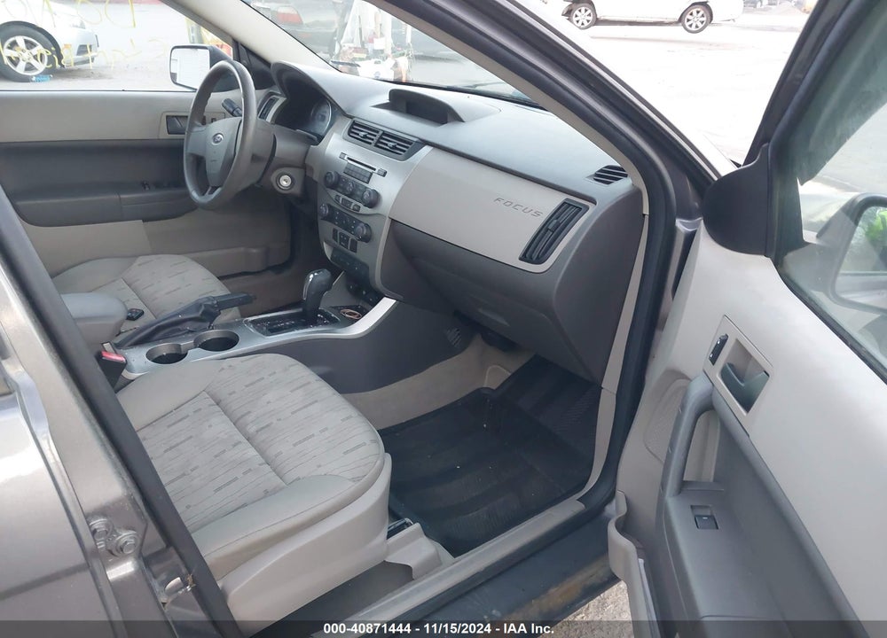 2011 FORD FOCUS SE VIN: 1FAHP3FN7BW192350