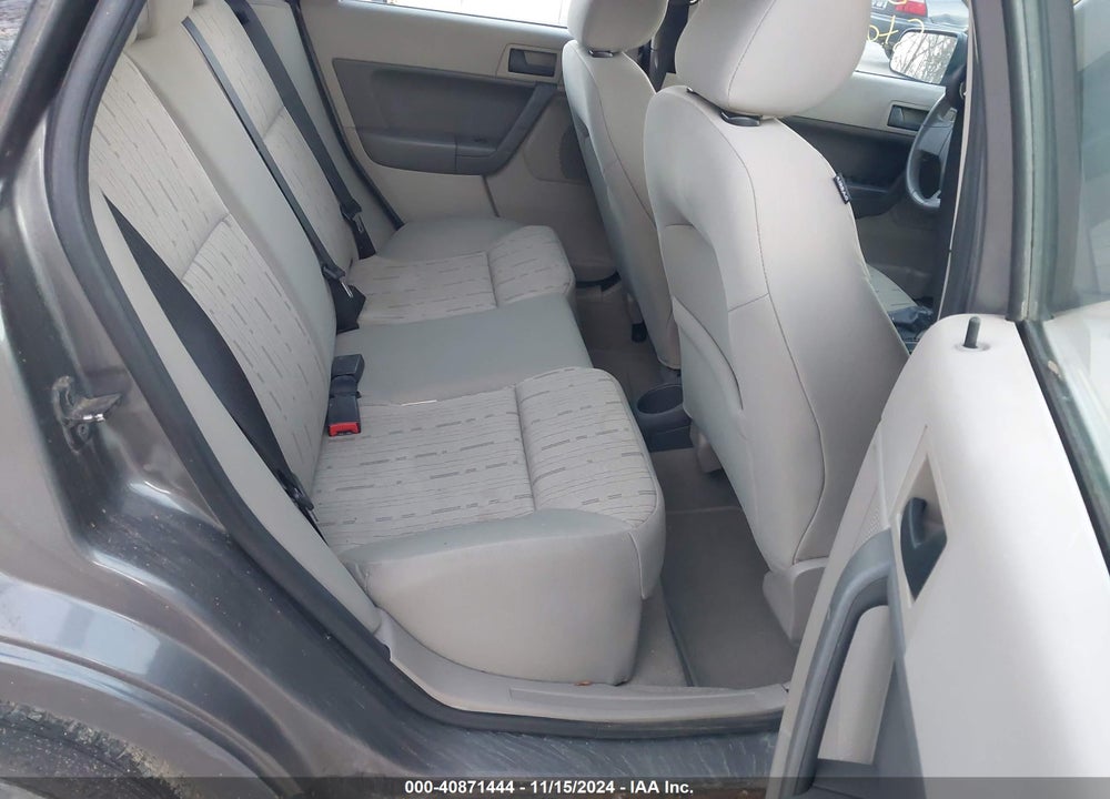 2011 FORD FOCUS SE VIN: 1FAHP3FN7BW192350