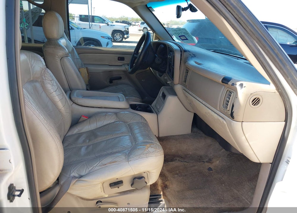 2001 CHEVROLET SUBURBAN 1500 LS VIN: 3GNEC16T61G279303