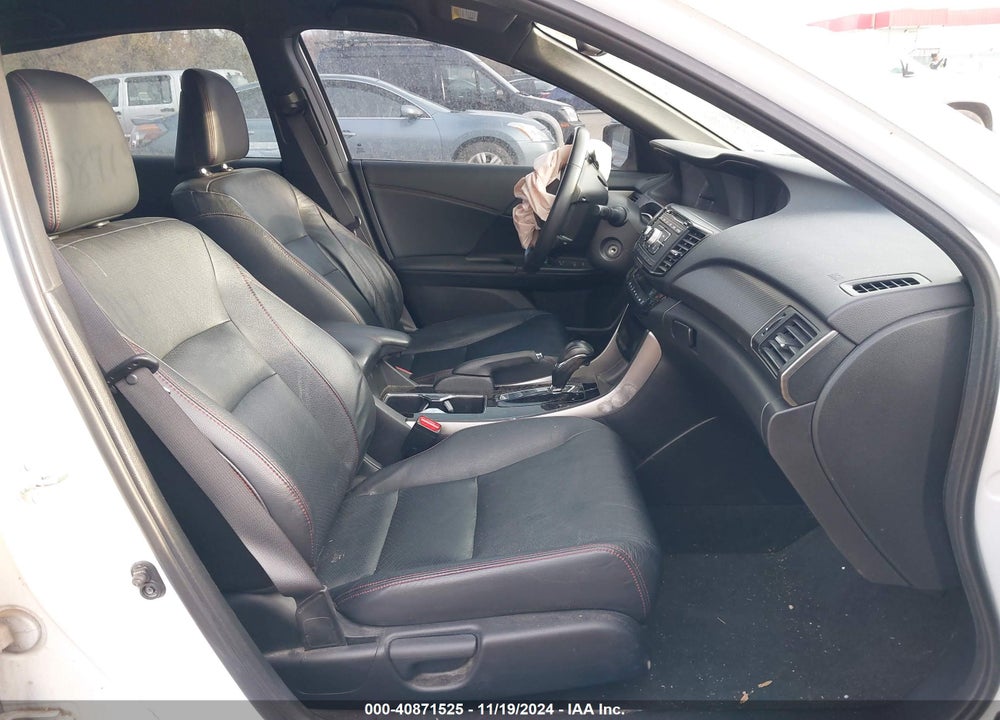 2017 HONDA ACCORD SPORT SE VIN: 1HGCR2F11HA093035