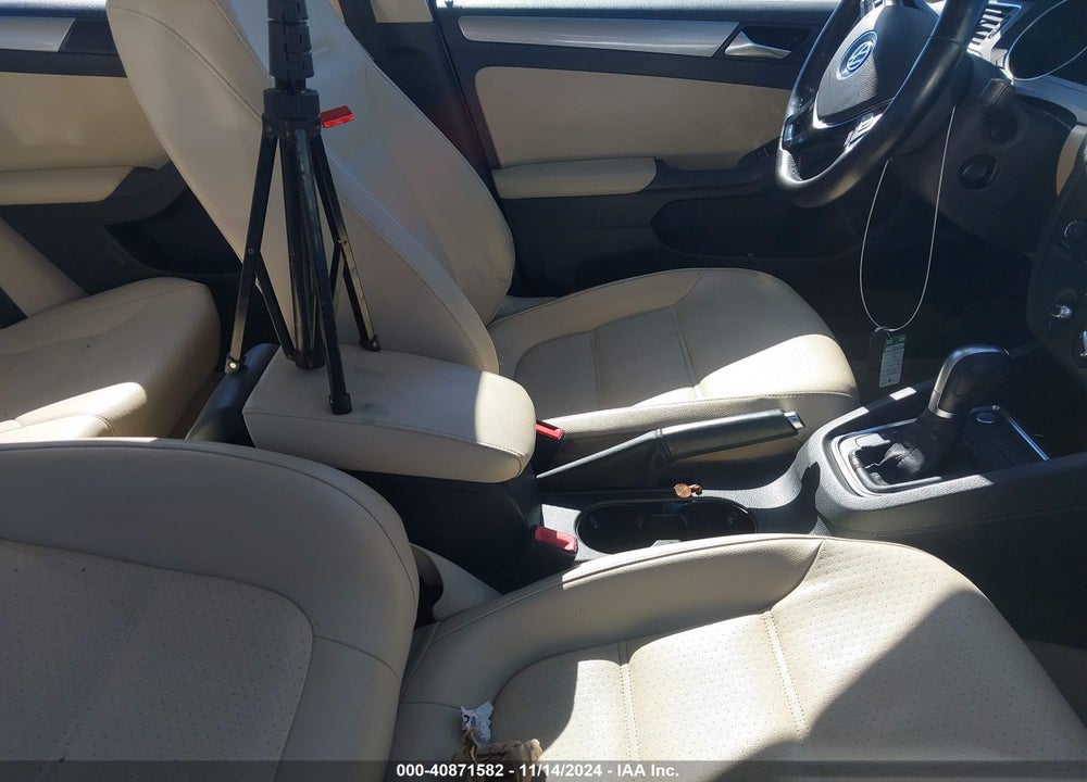 2015 VOLKSWAGEN JETTA VIN: 3VWD07AJ6FM323912