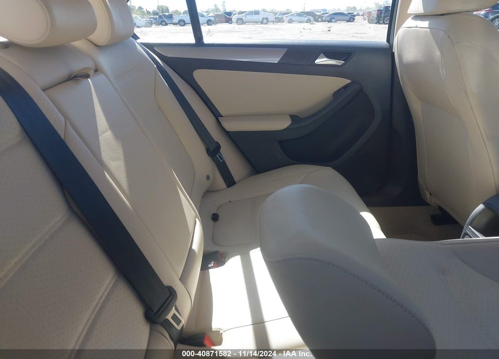 2015 VOLKSWAGEN JETTA VIN: 3VWD07AJ6FM323912