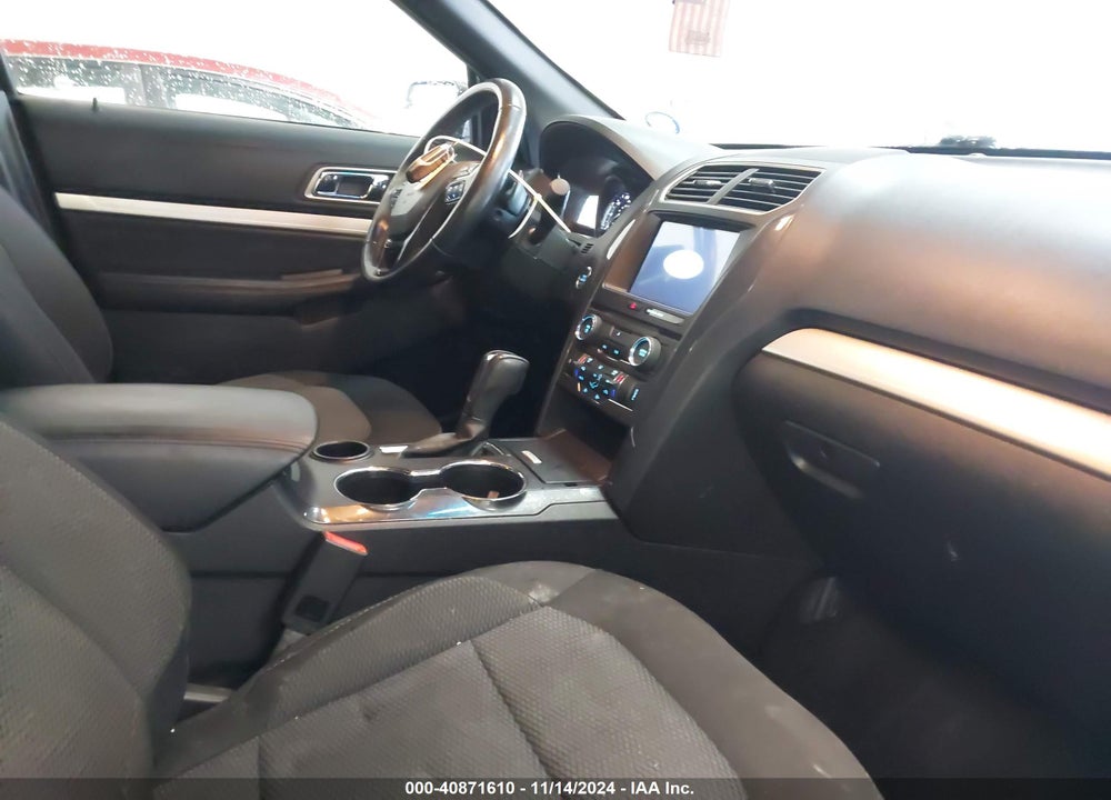 2017 FORD EXPLORER XLT VIN: 1FM5K7D81HGE34273