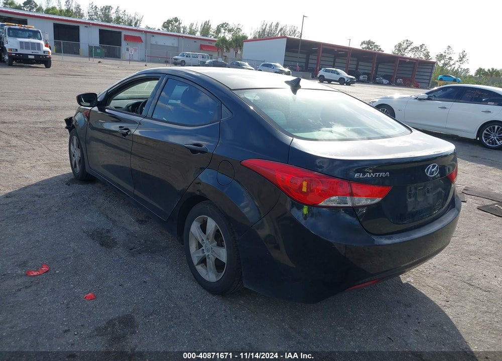 2013 HYUNDAI ELANTRA GLS VIN: KMHDH4AE6DU685465