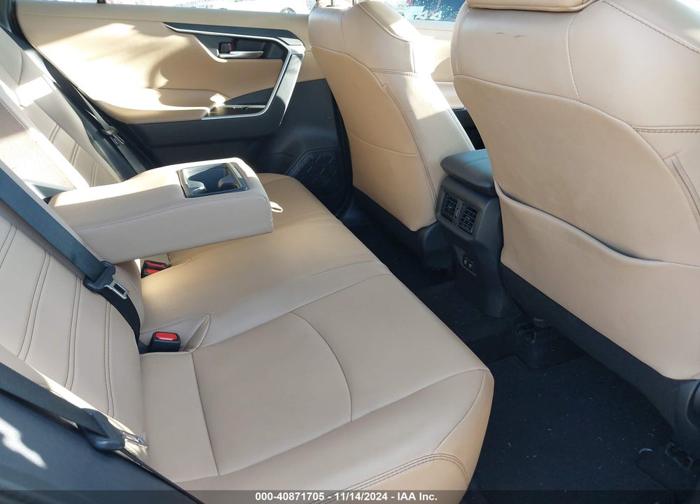 2019 TOYOTA RAV4 XLE PREMIUM VIN: 2T3C1RFV4KW056202