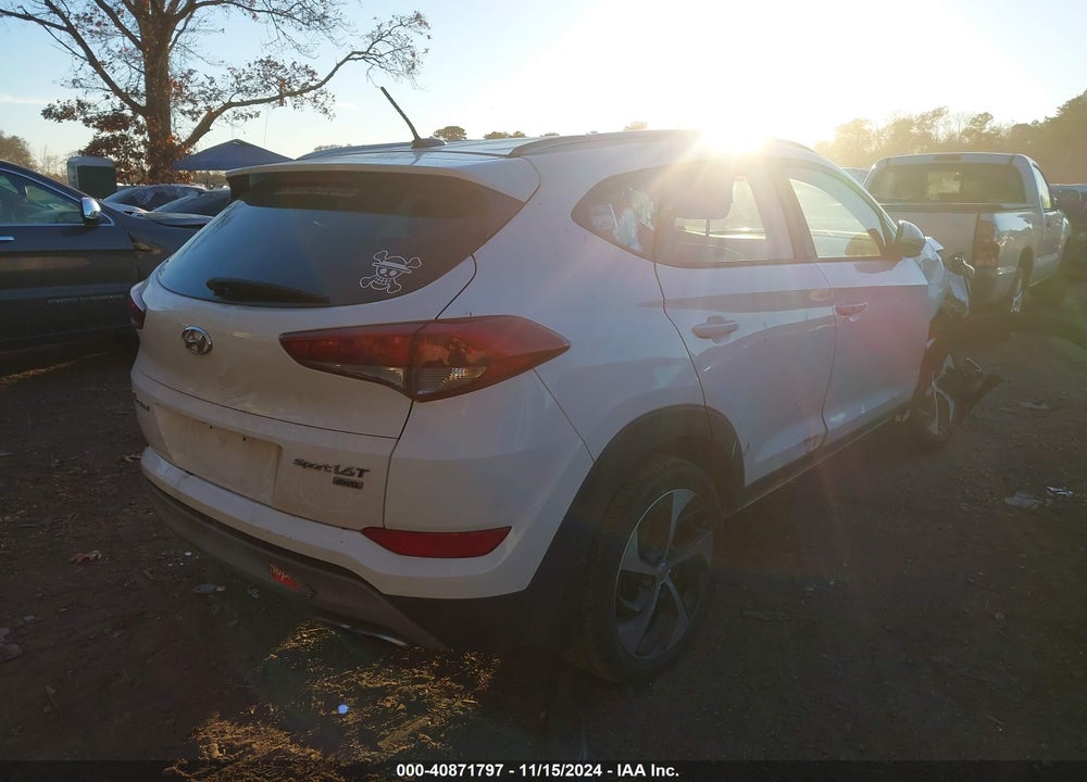 2017 HYUNDAI TUCSON SPORT VIN: KM8J3CA22HU528796