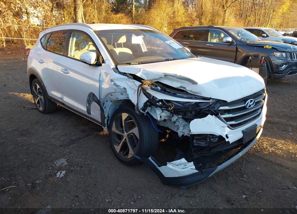 2017 HYUNDAI TUCSON SPORT VIN: KM8J3CA22HU528796