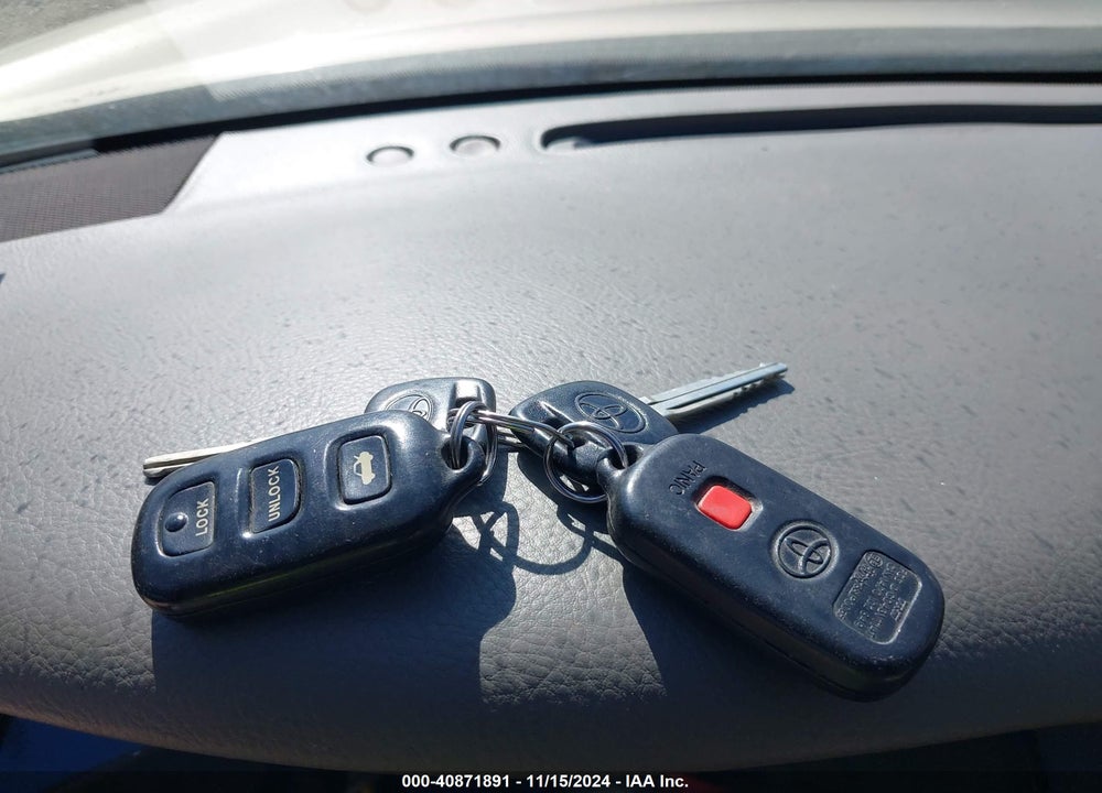 2002 TOYOTA CAMRY LE VIN: JTDBE32K020071390