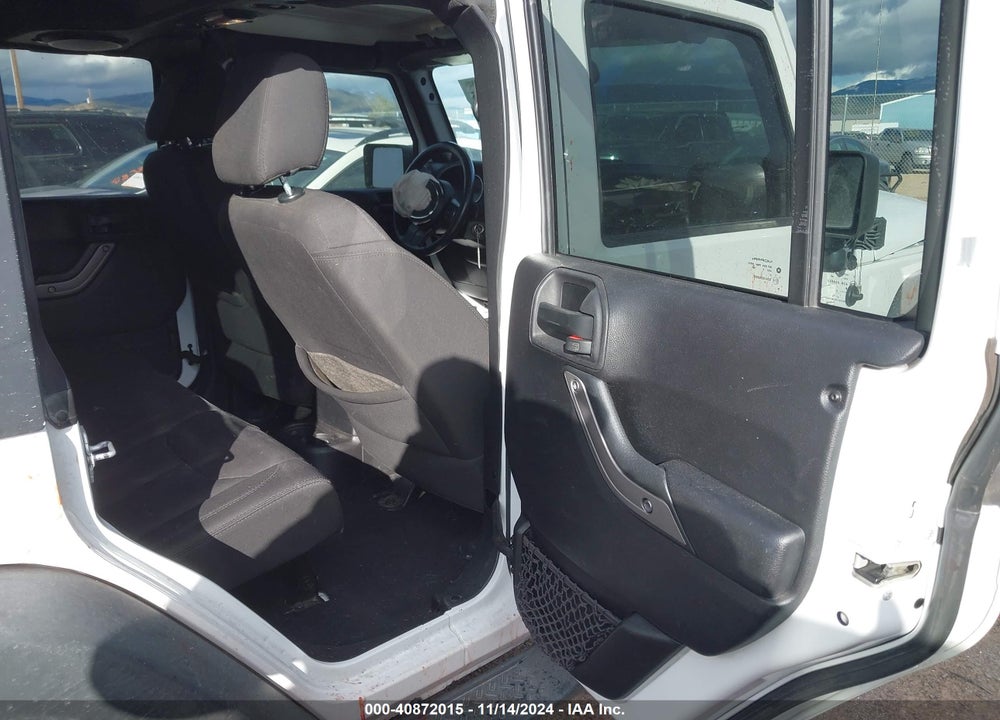 2014 JEEP WRANGLER UNLIMITED SPORT VIN: 1C4BJWDG0EL233074