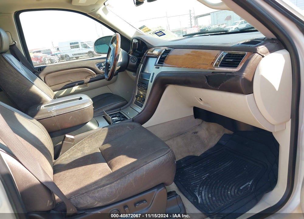 2009 CADILLAC ESCALADE ESV PLATINUM EDITION VIN: 1GYFK36259R189388