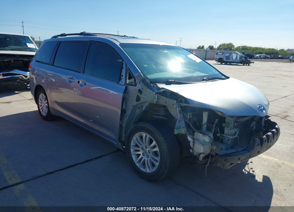 2012 TOYOTA SIENNA XLE V6 8 PASSENGER VIN: 5TDYK3DC1CS238072