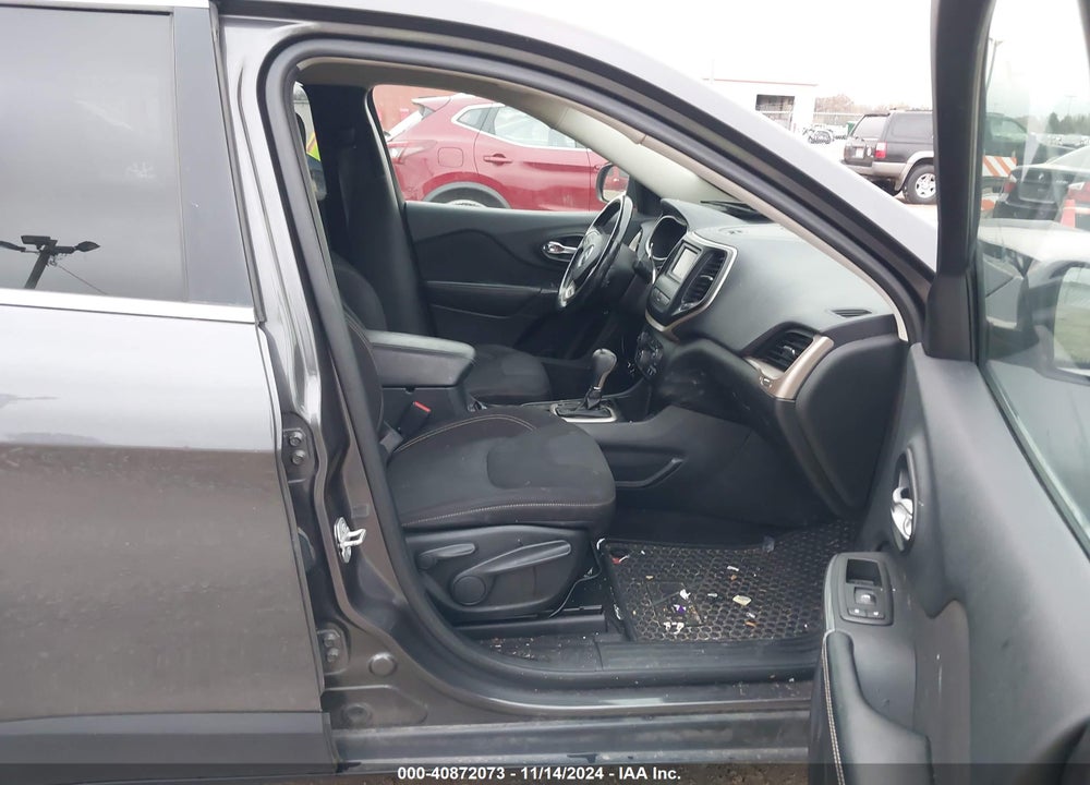 2015 JEEP CHEROKEE LATITUDE VIN: 1C4PJLCB0FW669918
