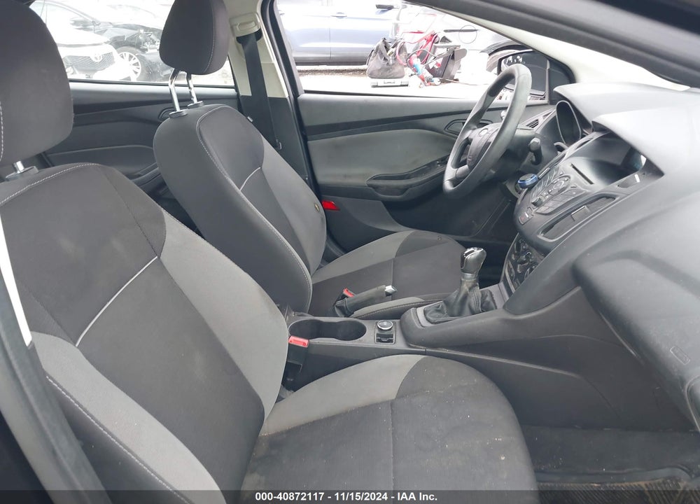 2014 FORD FOCUS VIN: 1FADP3E28EL438902
