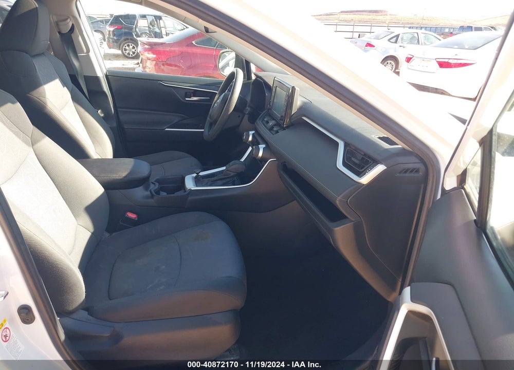 2019 TOYOTA RAV4 XLE VIN: 2T3W1RFV7KW005273