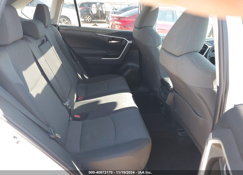 2019 TOYOTA RAV4 XLE VIN: 2T3W1RFV7KW005273