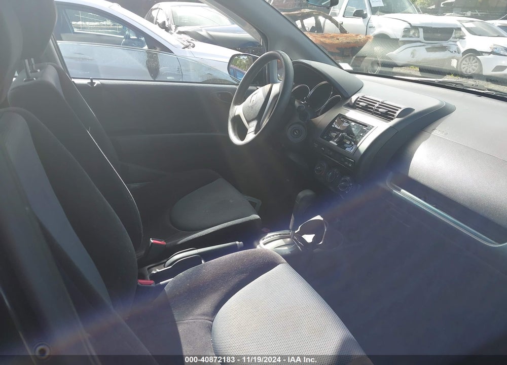 2008 HONDA FIT VIN: JHMGD38428S035892