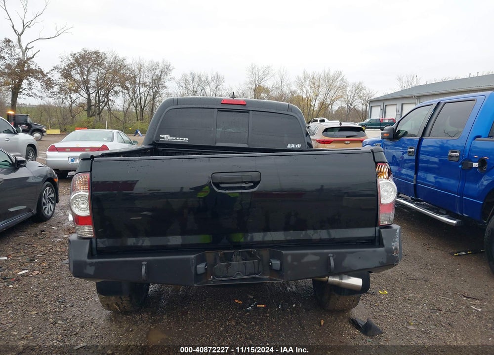 2015 TOYOTA TACOMA BASE V6 VIN: 5TFLU4EN1FX110424