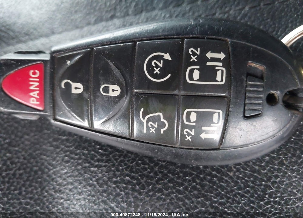 2013 CHRYSLER TOWN & COUNTRY VIN: 2C4RC1BG4DR689664