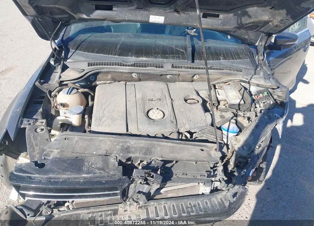 2013 VOLKSWAGEN JETTA VIN: 3VWDX7AJXDM311402
