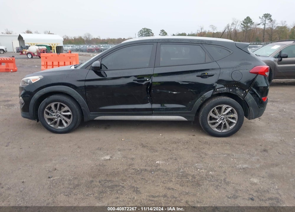 2017 HYUNDAI TUCSON SE VIN: KM8J3CA49HU446422